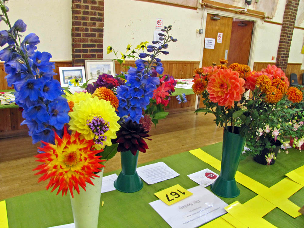 Five stems mixed flowers